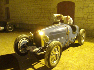 picture of retro racing car